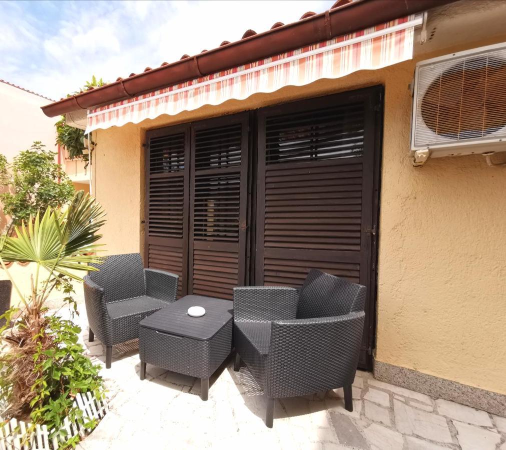 מדולין Apartmani Koin מראה חיצוני תמונה