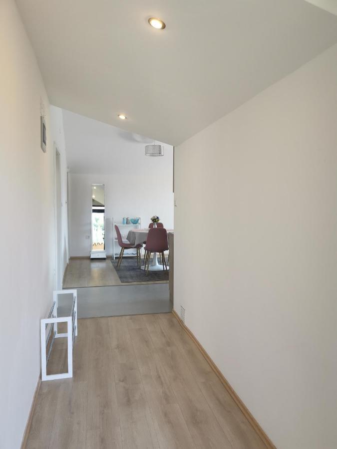 מדולין Apartmani Koin מראה חיצוני תמונה